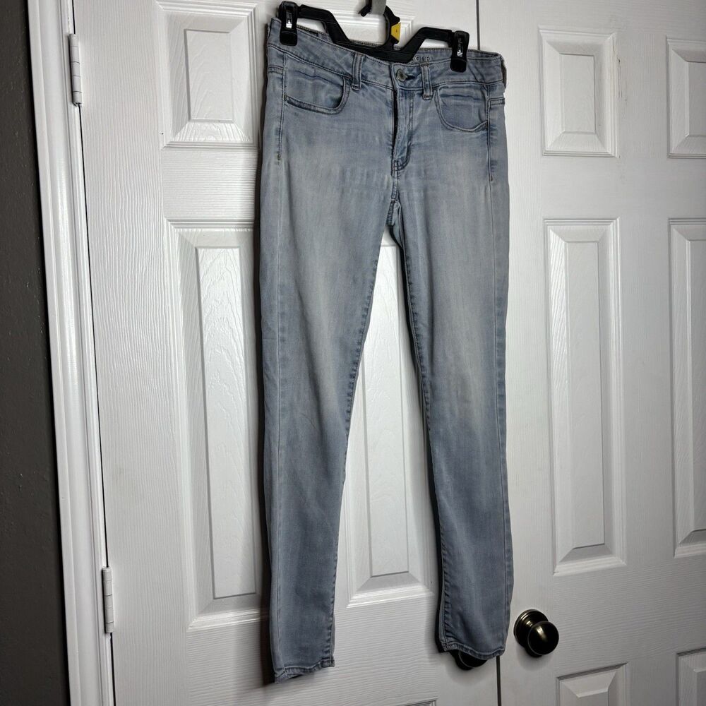 Size 6 American Eagle Outfitters Jeggings Super Stretch Light Wash